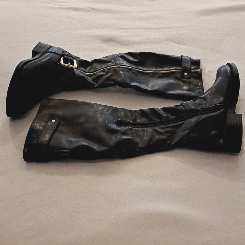 Women's size 5.5 boots